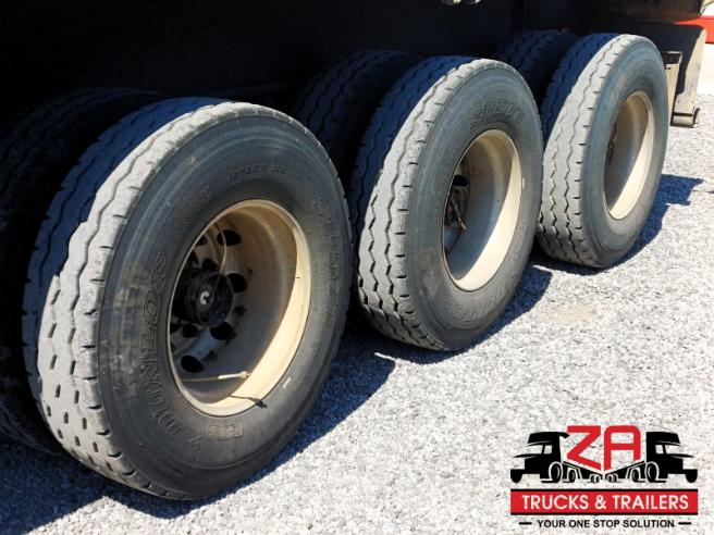 2014 HENRED FRUEHAUF TRI-AXLE FLAT DECK TRAILER #53212